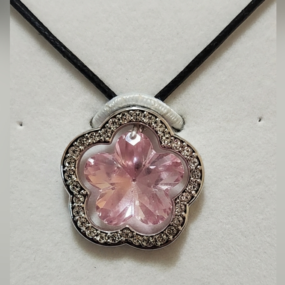 Swarovski Flower Pendant Necklace 1180120 New